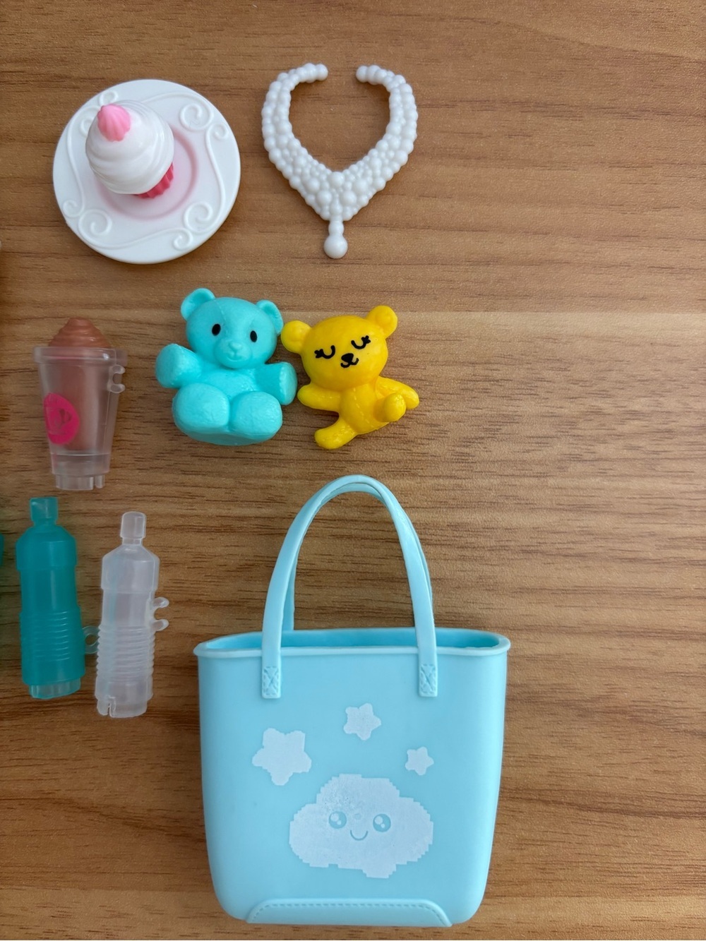 Barbie Accessory Lot - Picture 3 of 4
